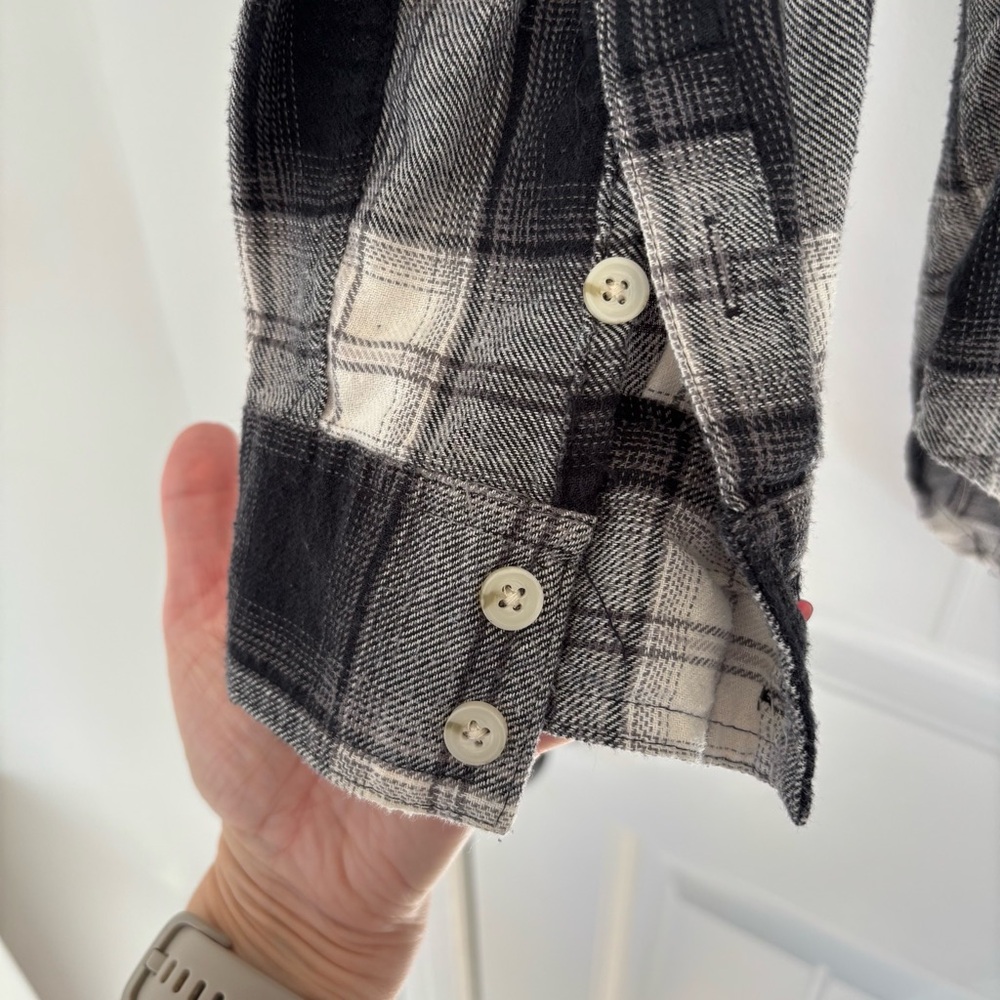 Mossimo Women’s Black and White Plaid Button-Up Shirt Size Large - Picture 5 of 6